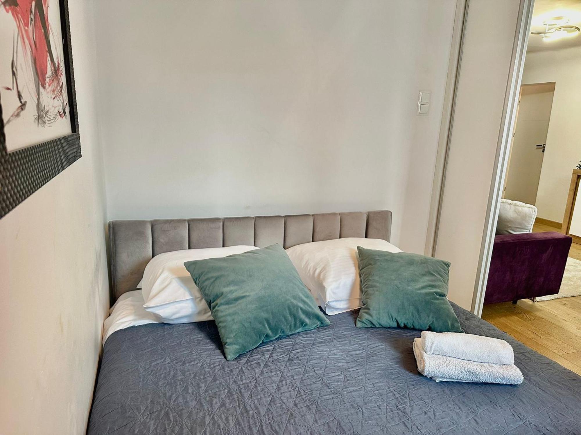 Chmielna 106 - Free Parking - Duzy Balkon Appartement Warschau Buitenkant foto