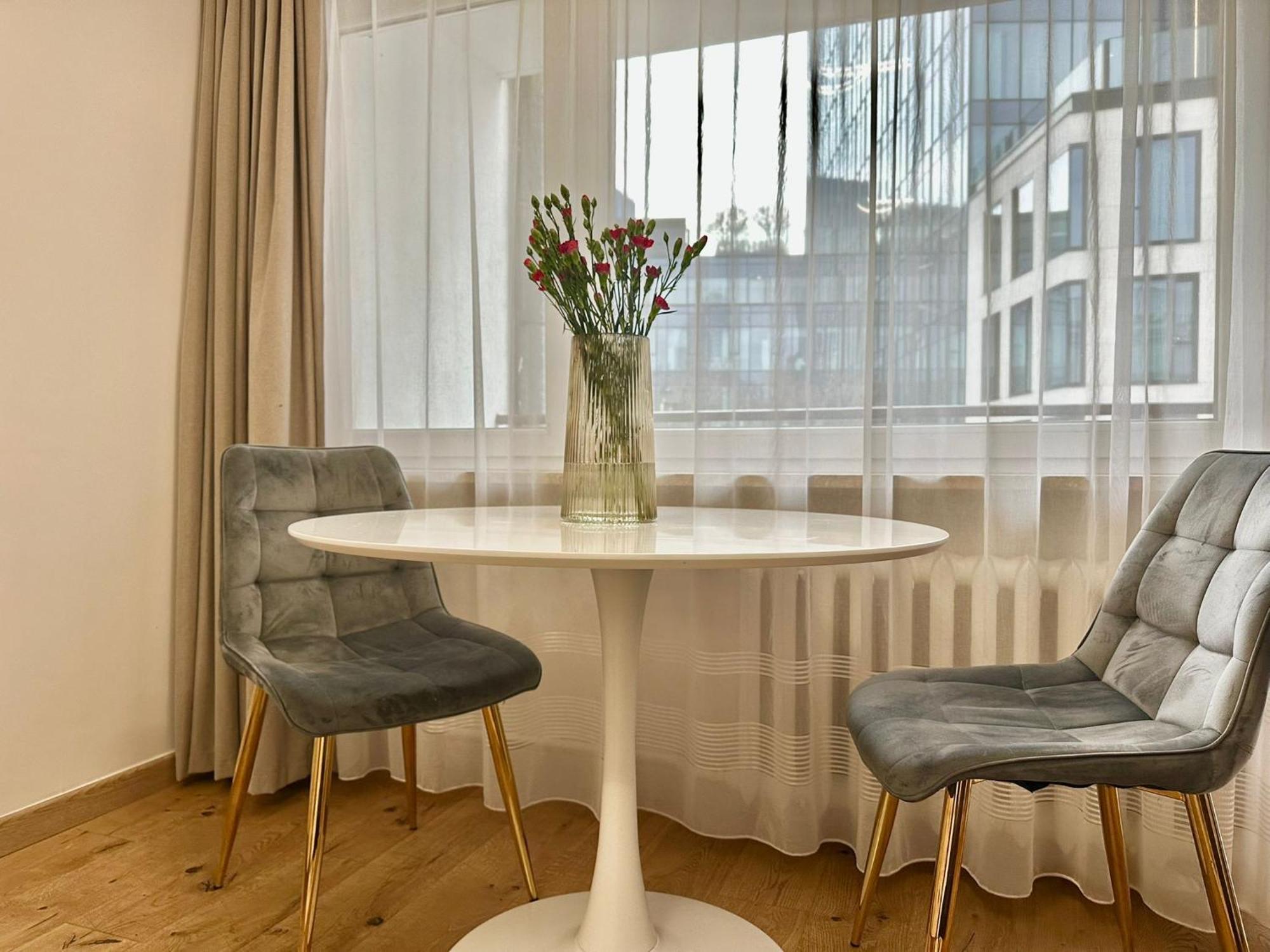 Chmielna 106 - Free Parking - Duzy Balkon Appartement Warschau Buitenkant foto